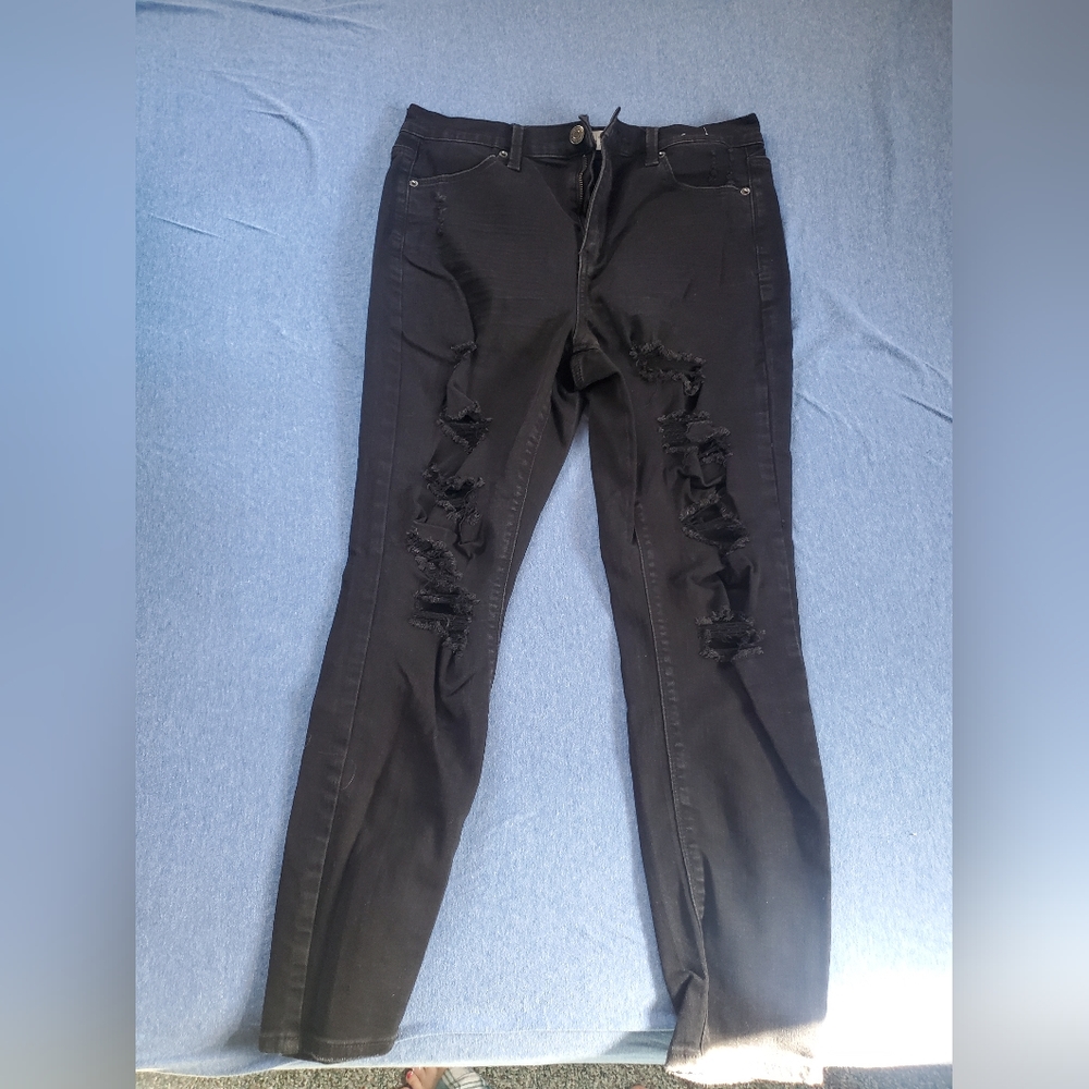 Size 13 Mudd black distressed high rise ankle jegging